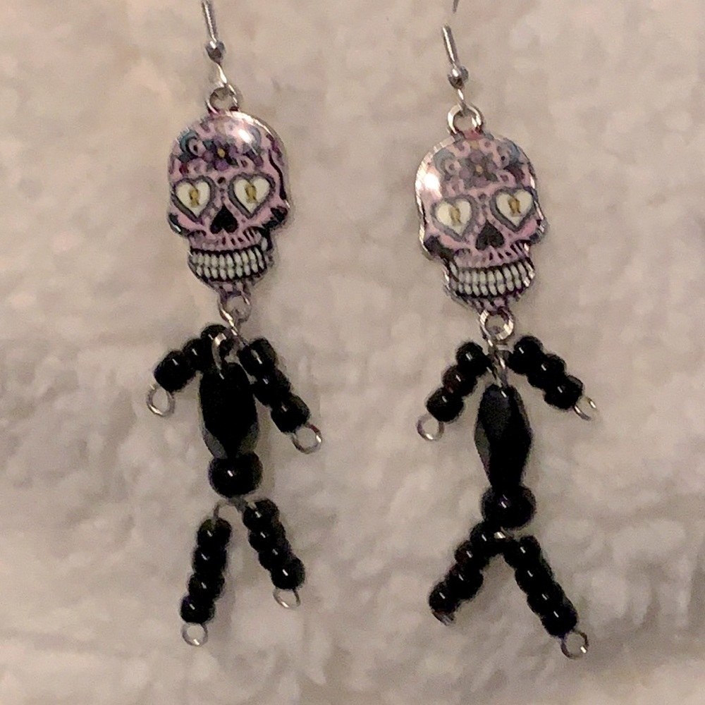 ☠️☠️Sugar Skull Skeleton Halloween Earrings ☠️☠️ - Picture 3 of 3